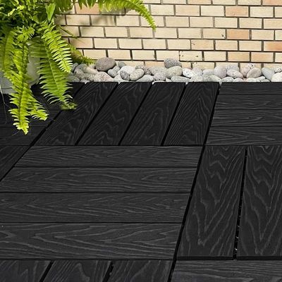 Carreaux de terrasse en bois carrés extérieurs résistant aux intempéries