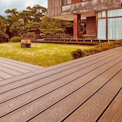 Un bon prix. Produits de décoration en bois composite pour jardin en ligne