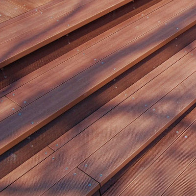 Un bon prix. Surfaces de sol en WPC extérieures et intérieures composites en bois plastique antidérapant en ligne