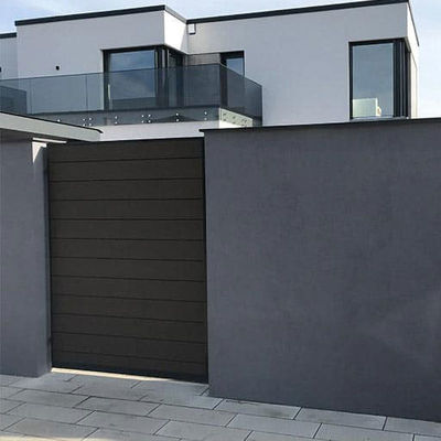 Un bon prix. Panneaux de clôture composite en bois plastique résidentiel Panneaux de clôture en WPC en ligne