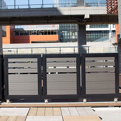 Un bon prix. Panneau de porte en bois plastique composite extérieur en ligne