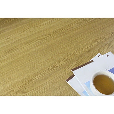 Un bon prix. Couche d'usure de luxe plancher SPC résistant aux rayons UV plancher SPC mat en ligne