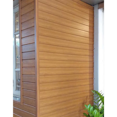 Un bon prix. Panneau mural en PVC en WPC décoratif revêtement en bois composite imperméable en ligne